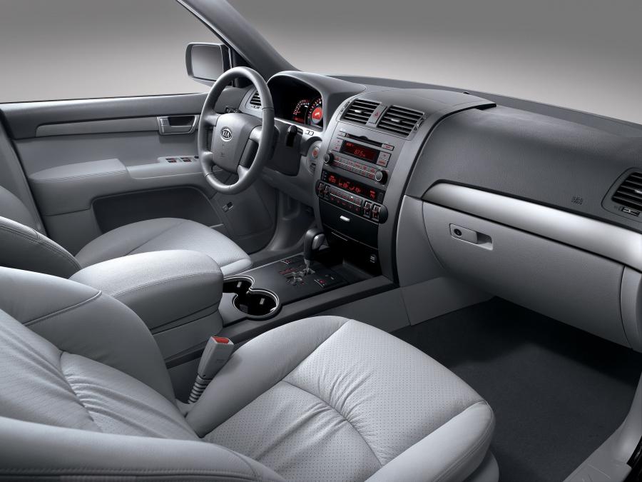  Kia Borrego 2009 года  (фото 183 из 345)